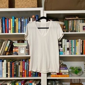 Everlane supima cotton v-neck